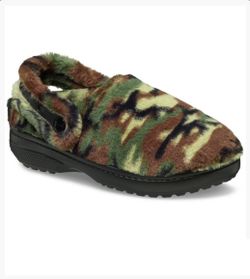 Crocs Unisex Adult Classic Army Camo Fur Clogs - Size Men 7/Size Women 9 - NEW