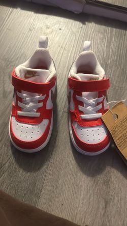 Toddler Nike shoes size 7c