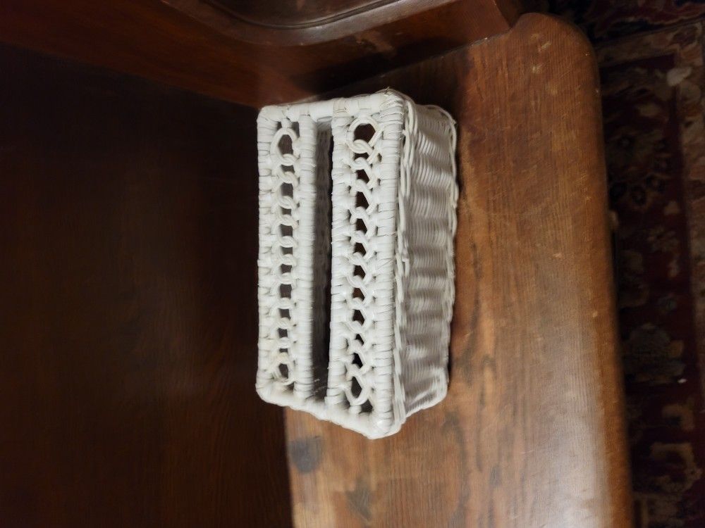 Tissue Paper Holder
