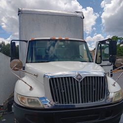 International 4300 Box Truck 26ft – Motor diésel, listo para trabajar