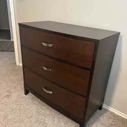 Henkel Harris Bowfront 3 Drawer Mahogany Wood Dresser