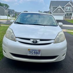 2010 Toyota Sienna 
