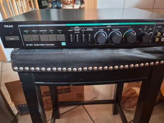 TEAC AV-300 Audio/Video Controller
