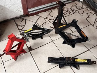 Car Scissor Jacks + Jack Stand - Lot of 5