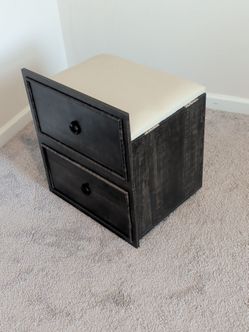 Vanity chair