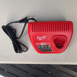 NEW Milwaukee M12 Charger