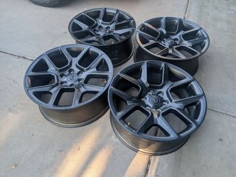New 22s stock wheels of 2026 ram 1500