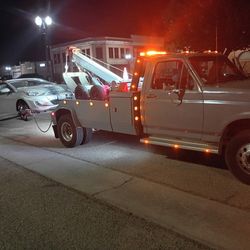 Gas Towtruck Runs Great! Tags 2026 $9500