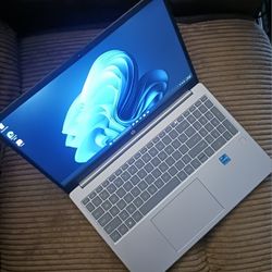 Like New 2024 HP 16" Laptop Intel 13th Gen CPU 16GB RAM 512GB SSD 1080P FHD LCD Webcam USB C Thunderbolt Port & Bluetooth Wireless Windows 11