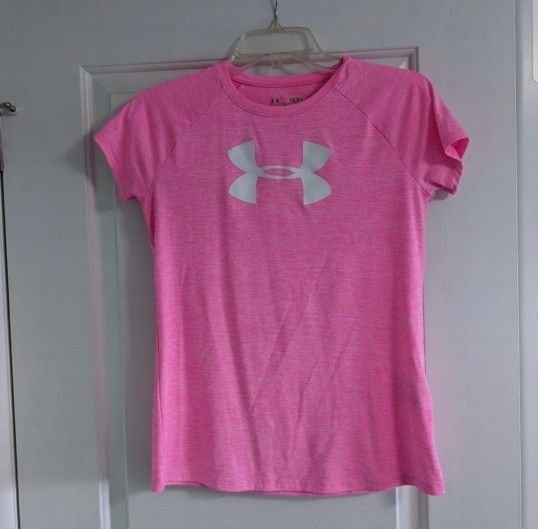 Girl's Under Armour Tshirt Size Large 