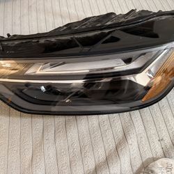 Q5 AUDI HEADLIGHT 