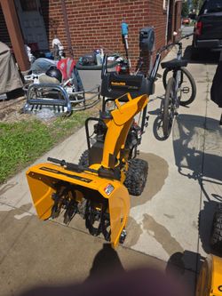 Poulon Pro 24 inch snowblower
