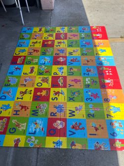 Mat kids play