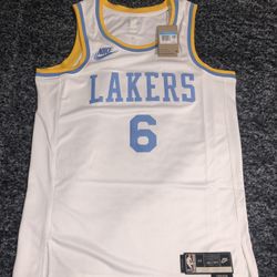 Nike NBA Los Angeles Lakers Lebron James Dri-FIT Swingman Jersey