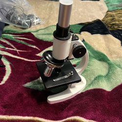 Microscope