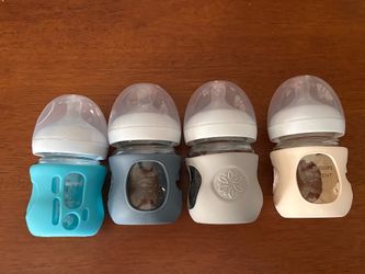 Philips Avent glass bottles with silicone covers