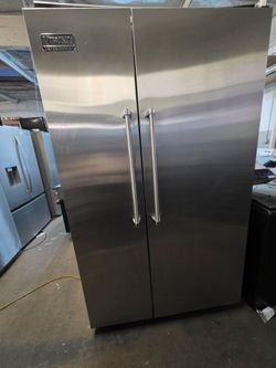 48" VIKING BUILT IN STAINLESS STEEL REFRIGERATOR