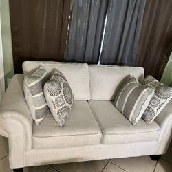 2 Piece Sofa With Cushions