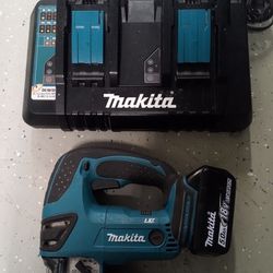 Makita jigsaw with 5.0 battery and Makita charger