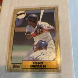 Pack Fresh Mint ! 1987 Topps #530 Tony Gwynn San Diego Padres Baseball Card Only 50 Cents For HOF Gwynn !