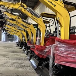 Local Pick Up Plano TX Mini Excavator With Briggs&Stratton Engine For Small Projects