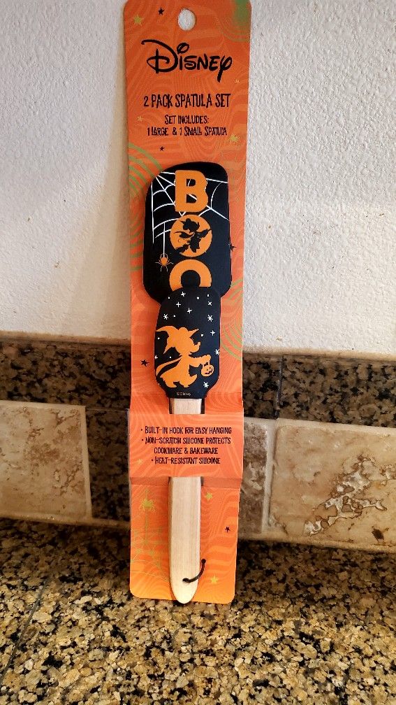 Disney Halloween Spatulas & Baking Cups