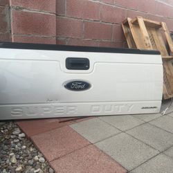 Tail Gate Ford F250 And F350