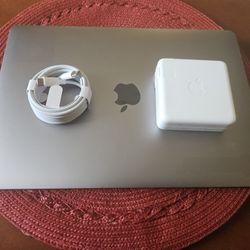 Apple Macbook Pro M1 Chip 8 Corw 16gb Ram 256gb SSD Drive 13" Screen w/ Touchbar 2020