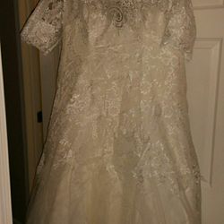 Wedding dress by Bel Aire-Ivory