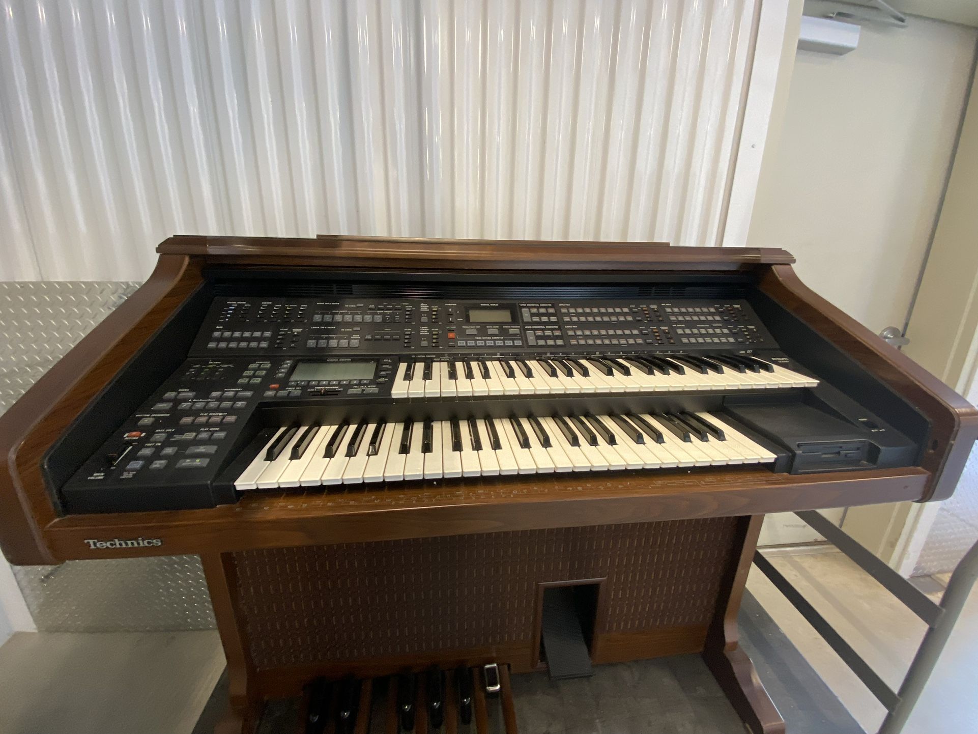 SX-GX7 TECHNICS Electric Organ Msrp 5000