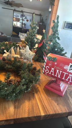 Christmas Decor Lot