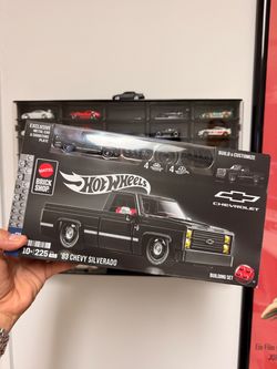 Hotwheels brick shop 83 Silverado