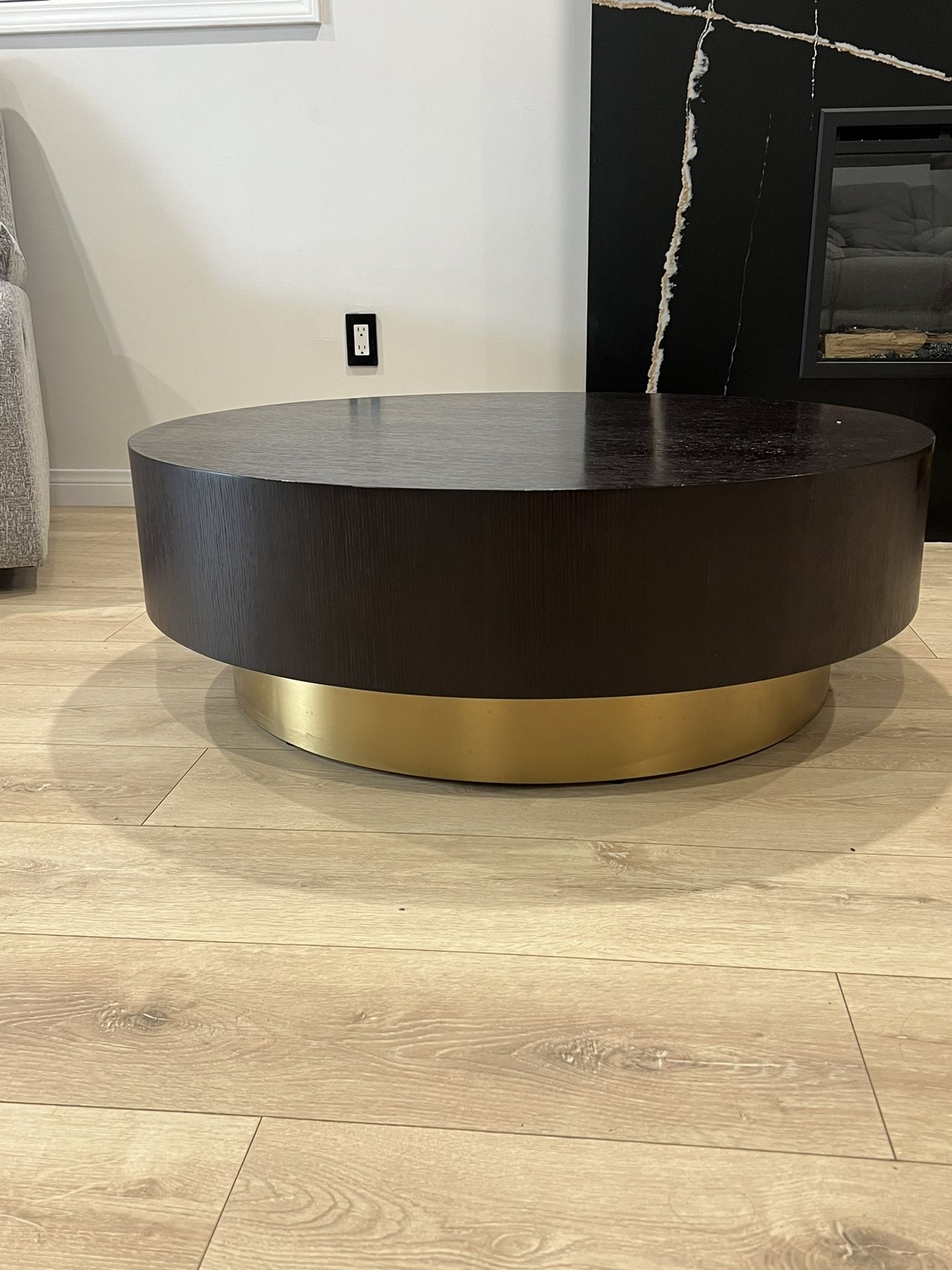 Round modern Coffee Table & Accent Table