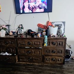 Dresser With Mirror