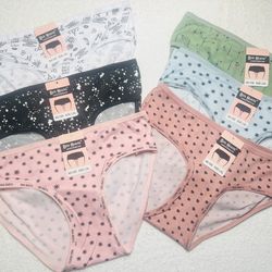 New 6 Womens Panties Cotton Spandex Small/Medium Bundle Of 5