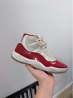 Jordan retro 11 white and red