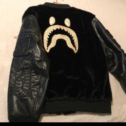 Bape Ape Coat Very Nice Asking 300$