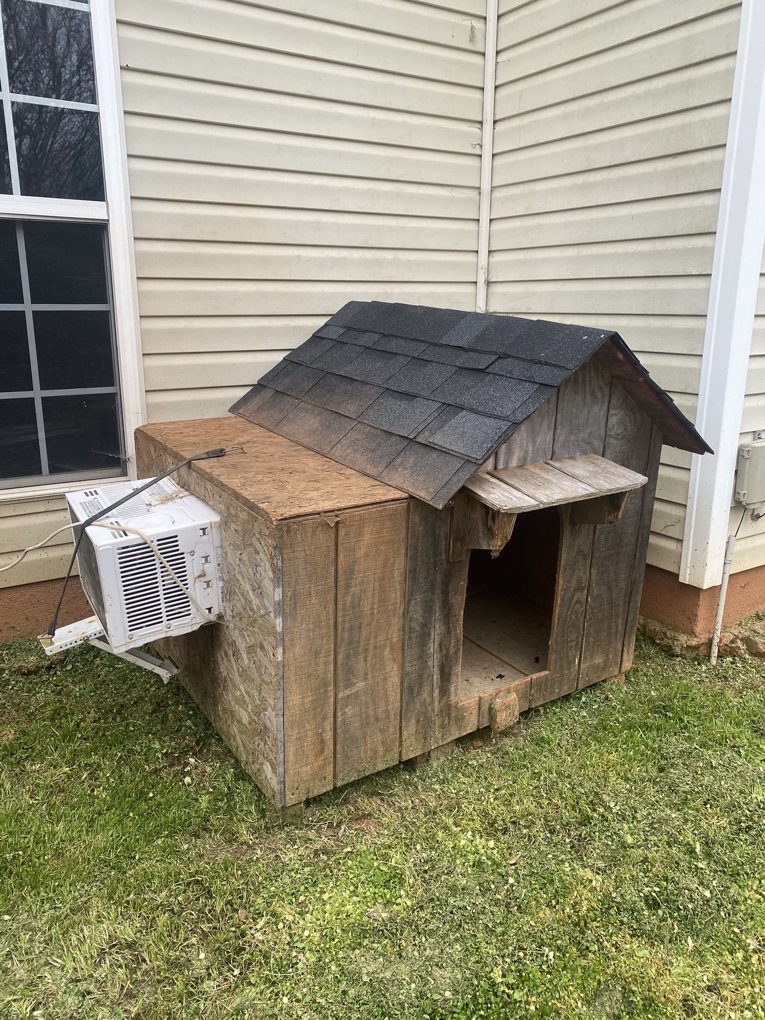 Dog House With AC