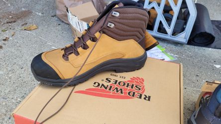 Redwing work boots size 12. 40$ each