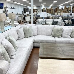 New Ashley Sectional 🔥🔥 IN STOCK NOW