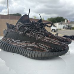 Yeezy Dark Salt