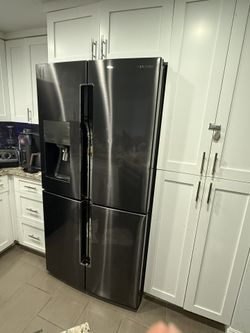 23 cu. ft. Counter Depth 4-Door Flex Samsung Refrigerator with FlexZone in Black Stainless Steel