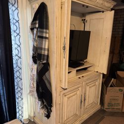 Armoire - Antique White