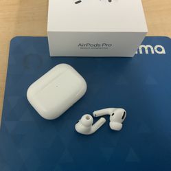 Apple AirPods Pro with Wireless Charging Case —White

