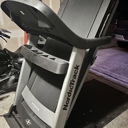 NordicTrac Commercial 2450 Treadmill