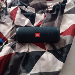 JBL FLIP 5 WATERPROOF  BLUETOOTH SPEAKER  