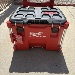 Milwaukee Packout  Rolling Tool Box