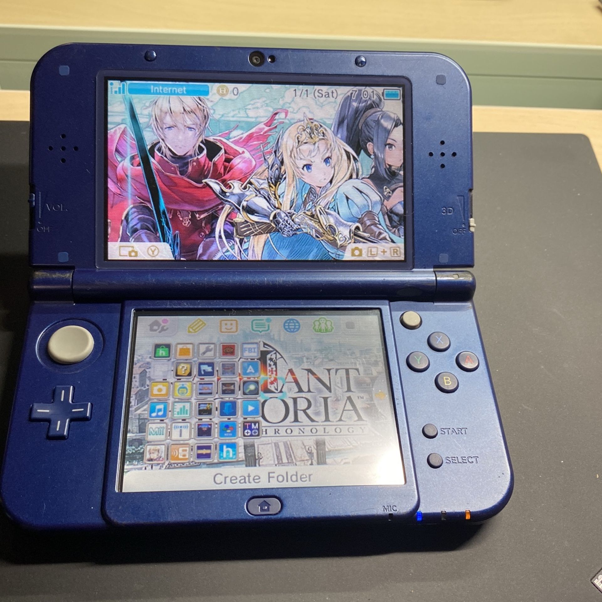 New Nintendo 3DS XL Galaxy In Good Condition With 128gb SD Card.