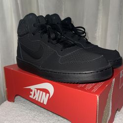 Nike Court Borough Mid GS Triple Black Unisex Kids SZ 5.5Y/Women’s SZ 7 BrandNew
