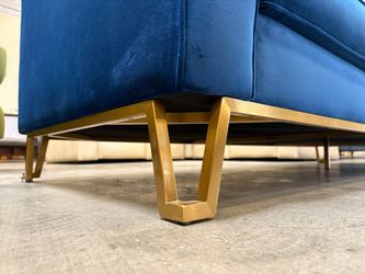 ARMEN LIVING Everest Cobalt Blue Hollywood Regency Style Tufted Sofa with Gold Tone Metal Base